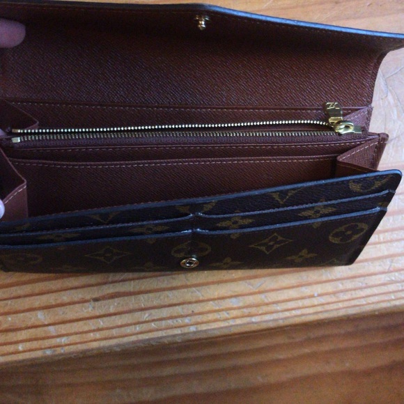 Authentic Sarah Louis Vuitton Wallet - Picture 6 of 13